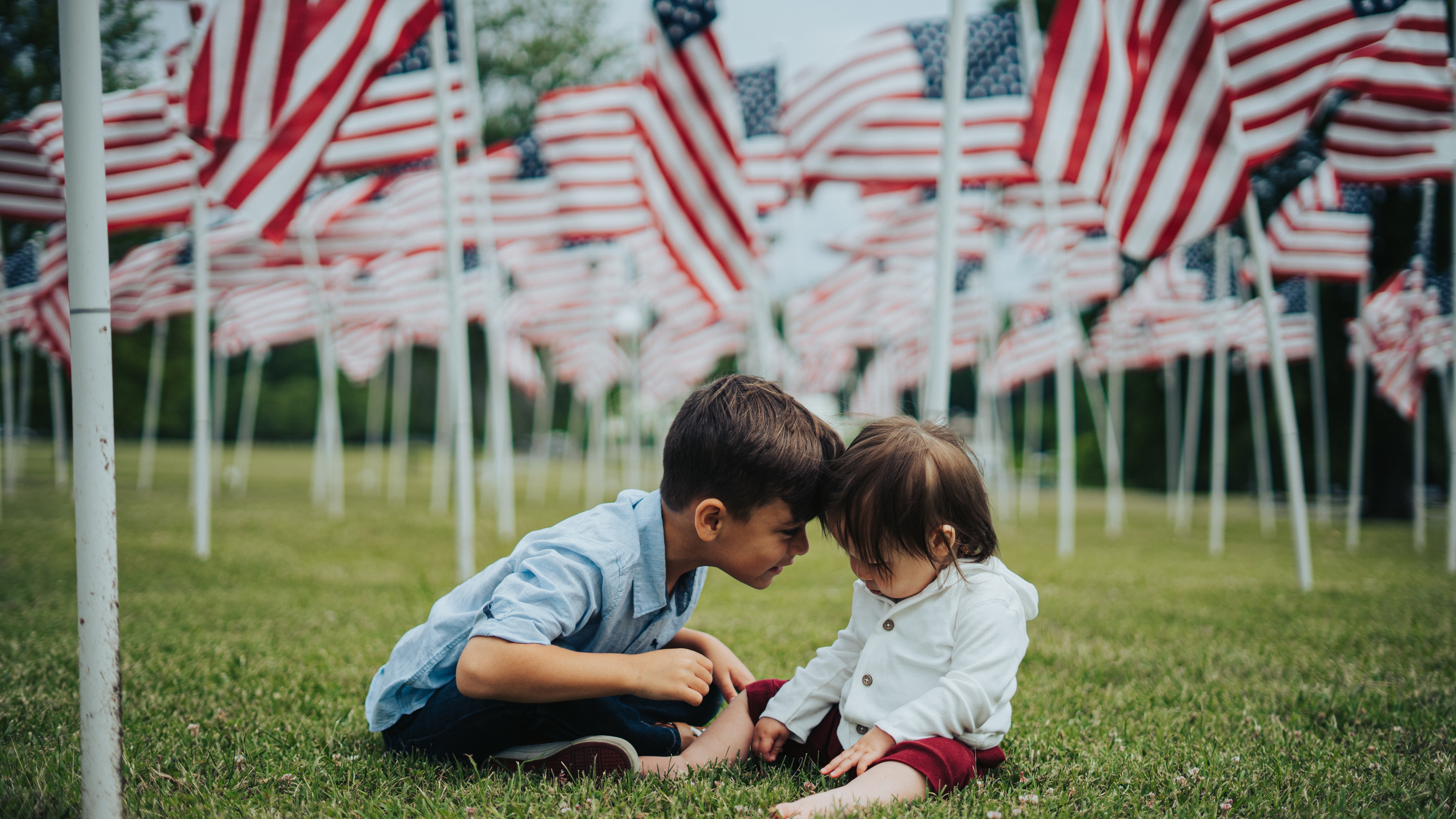 2 children with American flags